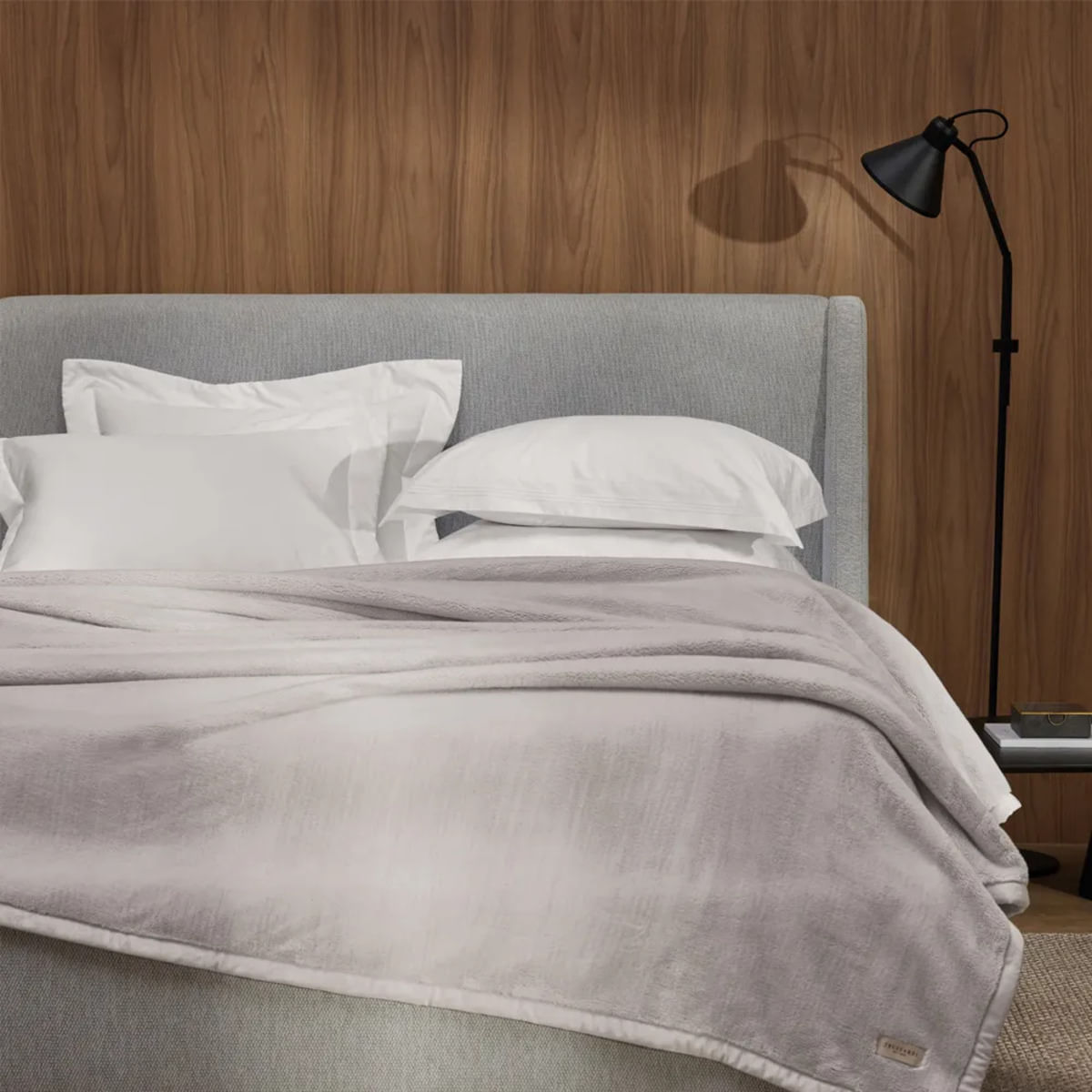 Cama aconchegante no frio: dicas para deixar o quarto mais confortável