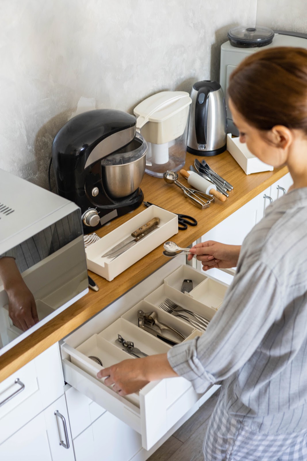 Como organizar a cozinha nova com utensílios indispensáveis?